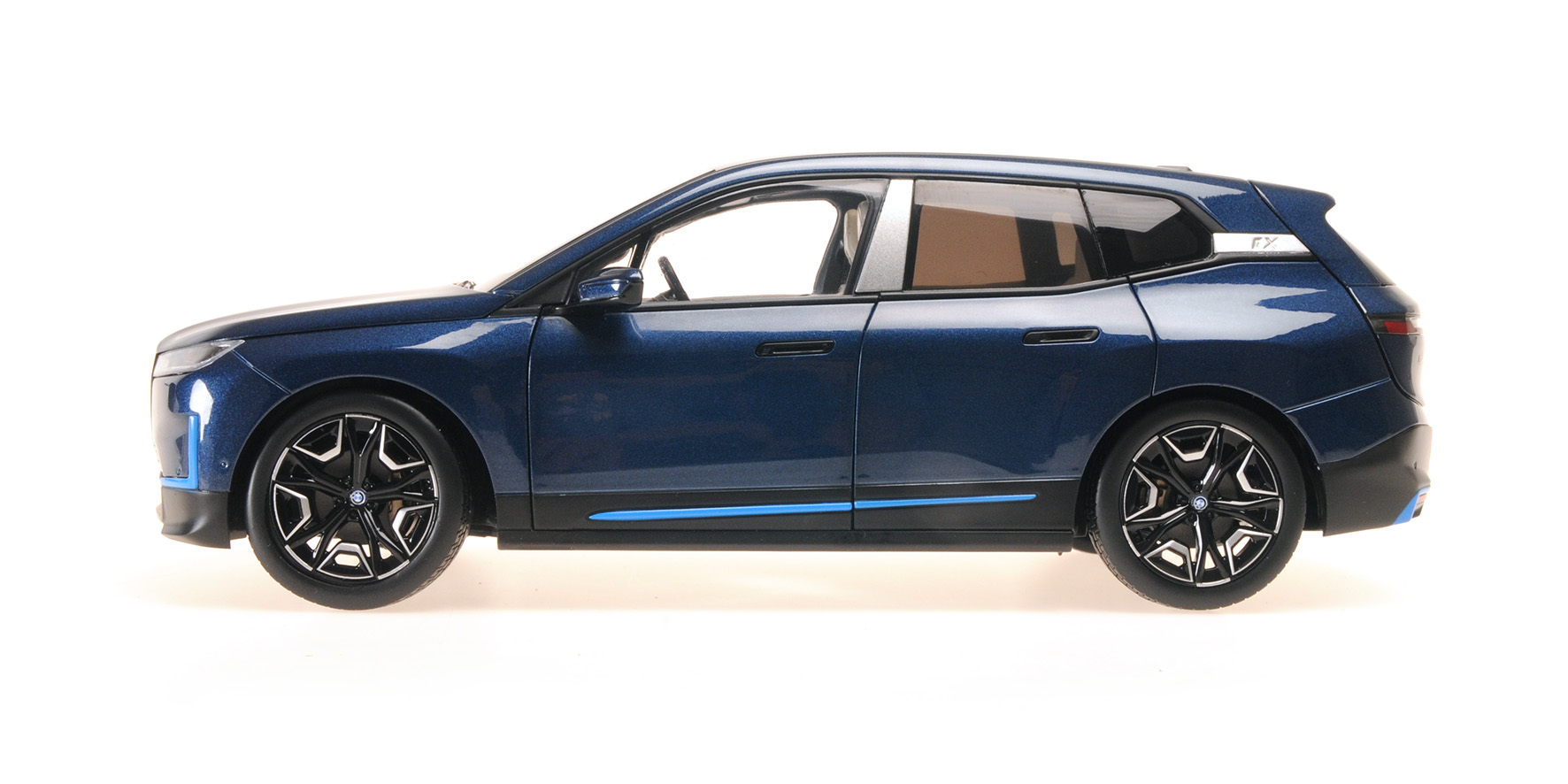 BMW iX - 2022 - BLUE METALLIC