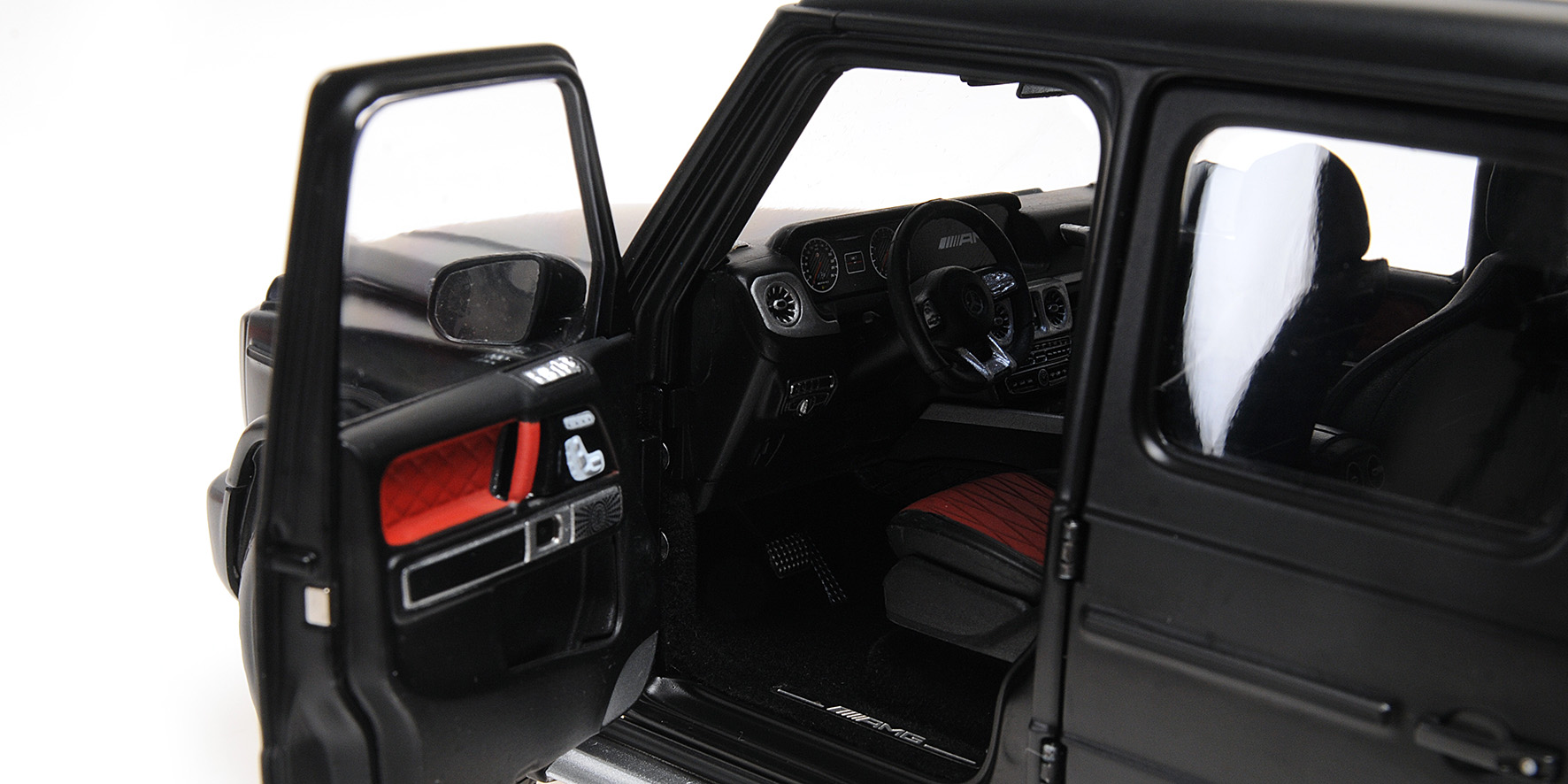 MERCEDES-AMG G63 - 2018 - MATT BLACK
