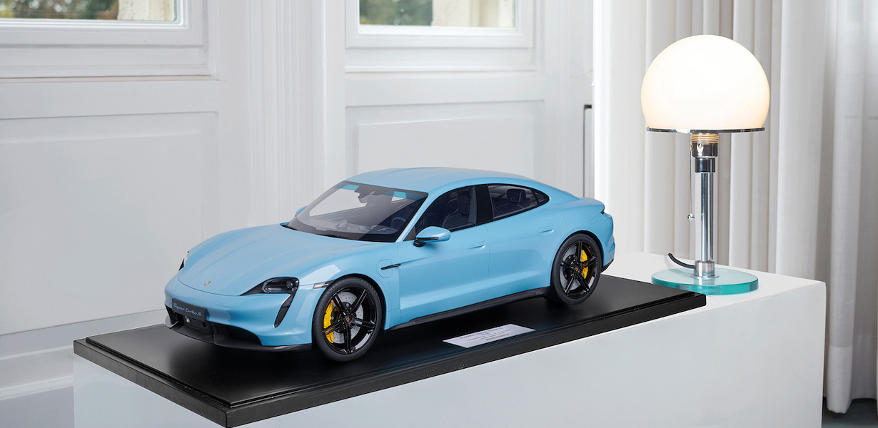 PORSCHE TAYCAN TURBO S - 2020 - FROZENBLAUMETALLIC