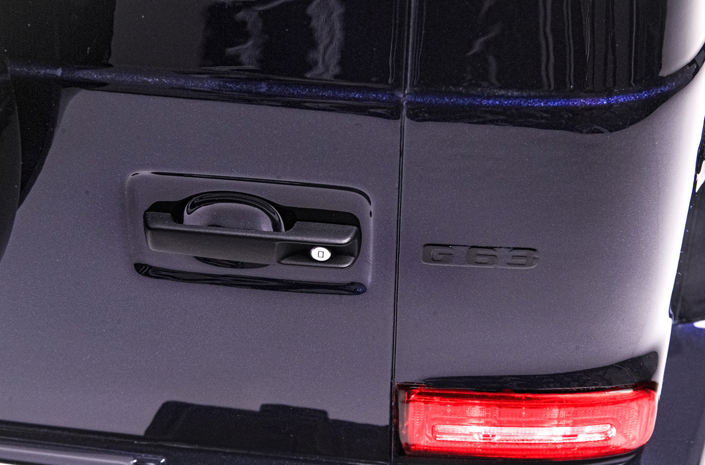 MERCEDES-AMG G63 - 2018 - MYSTIC BLAU
