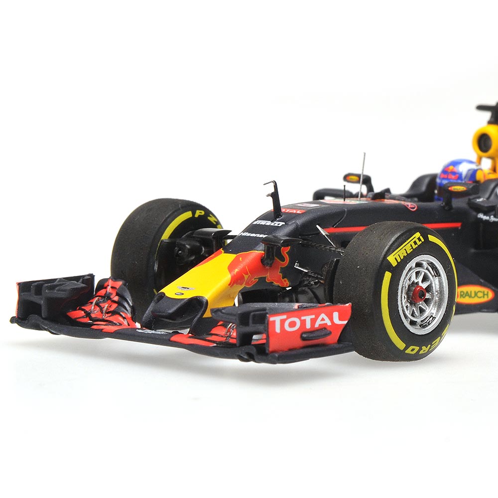 RED BULL RACING TAG HEUER RB12 - DANIEL RICCIARDO - 2016