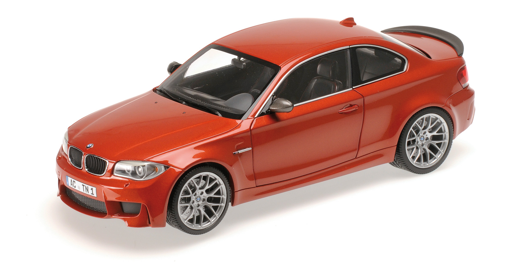 BMW 1er M COUPÉ - 2011 - ORANGE METALLIC (VALENCIA ORANGE METALLIC)