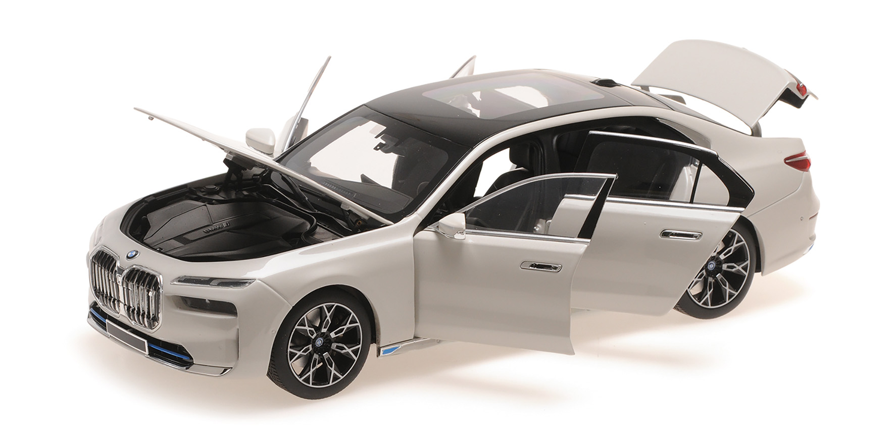 BMW i7 - 2022 - WHITE METALLIC