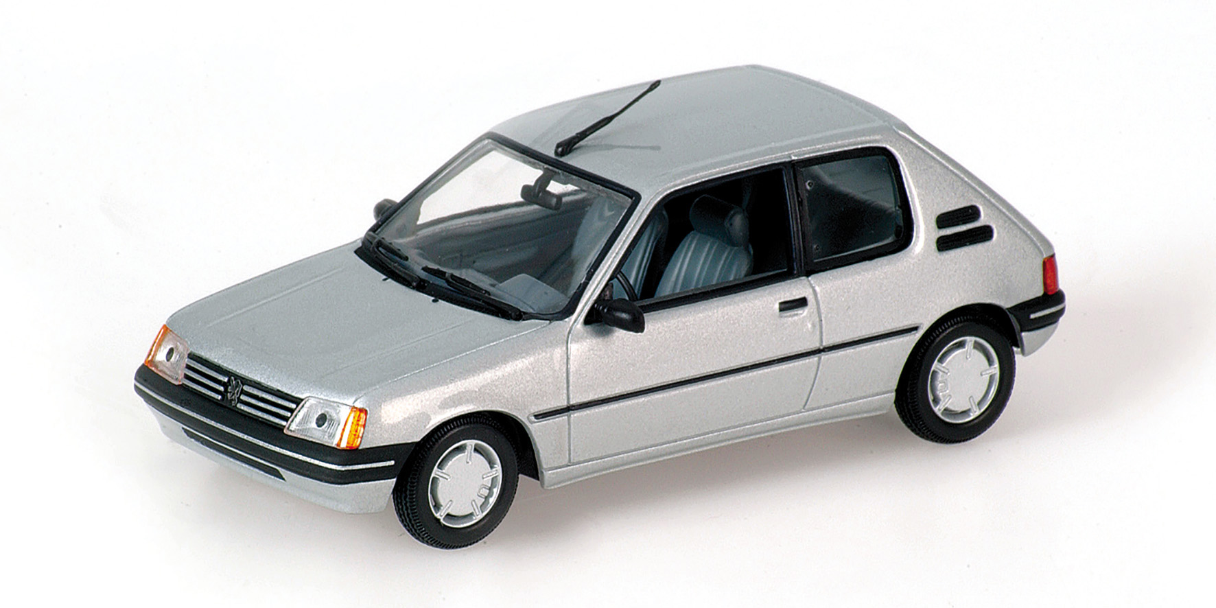 PEUGEOT 205 - 1990 - SILVER