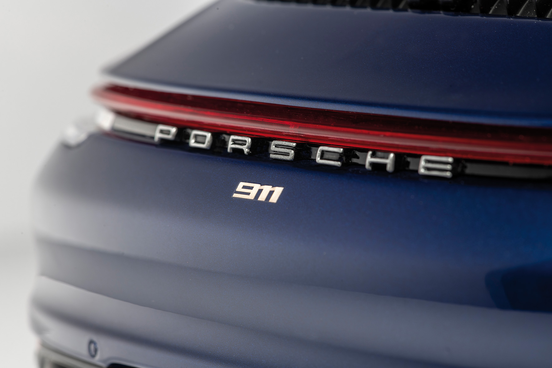 PORSCHE 911 (992) CARRERA 4S CABRIOLET - 2020 - ENZIAN BLUE METALLIC