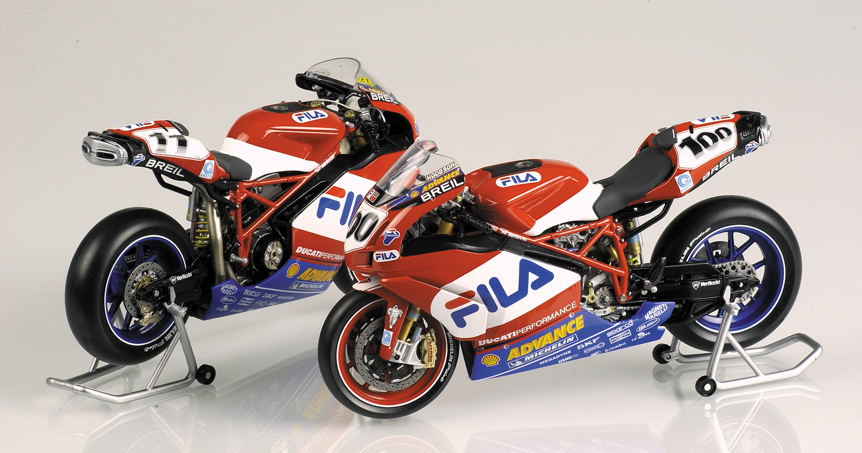 DUCATI 999R F03 WSB - NEIL HODGSON - TEAM FILA - WORLD SUPERBIKE 2003