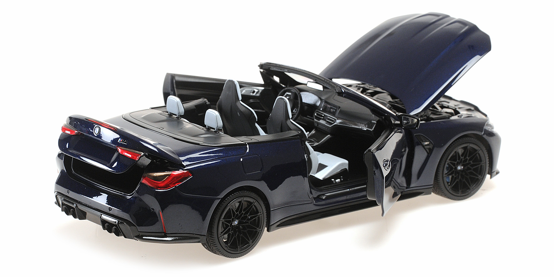 BMW M4 CABRIOLET - 2020 - BLUE METALLIC