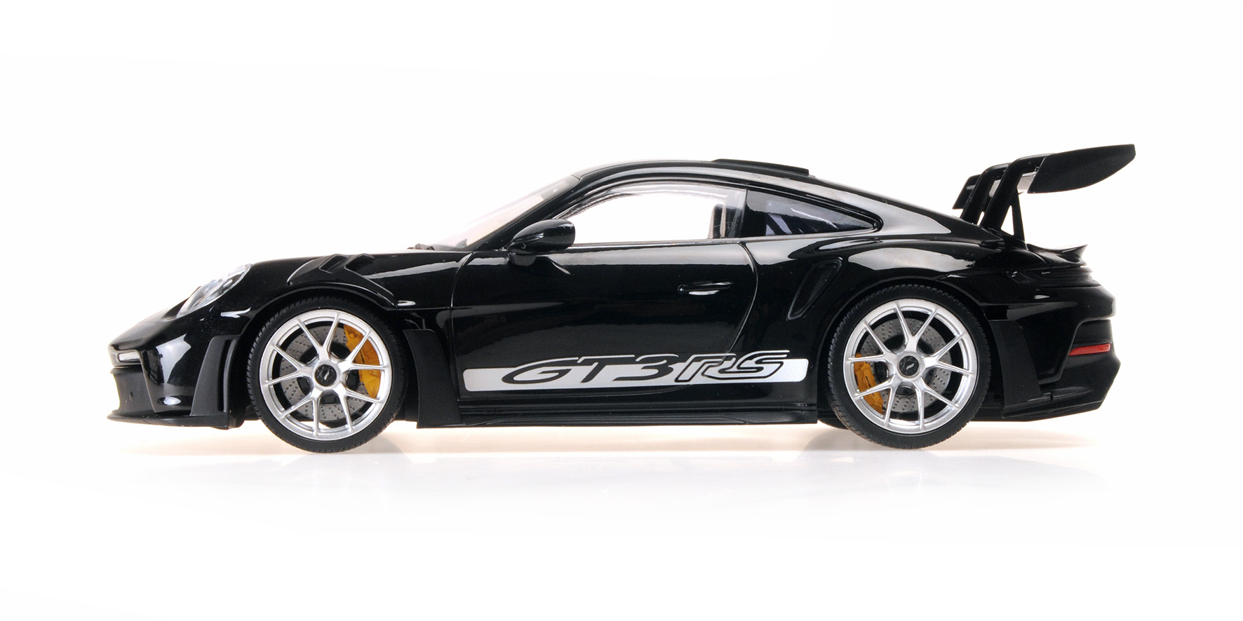 PORSCHE 911 (992) GT3RS - 2023 - BLACK W/ SILVER WHEELS & DECOR