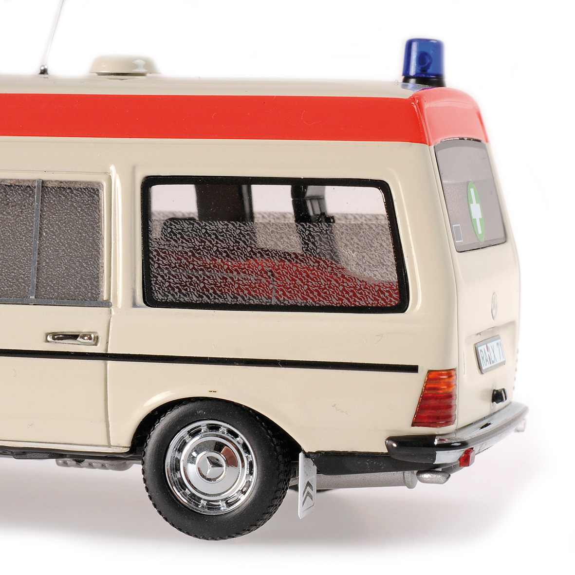 MERCEDES-BENZ E (W123) - 1983 - BINZ KRANKENWAGEN