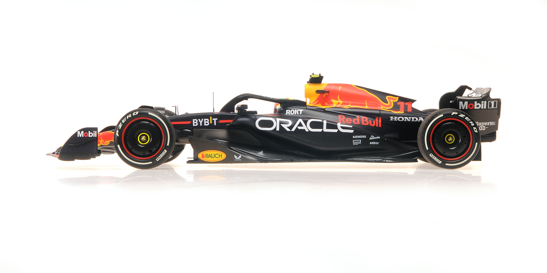 ORACLE RED BULL RACING RB19 - SERGIO PÉREZ - WINNER SAUDI ARABIAN GP -2023