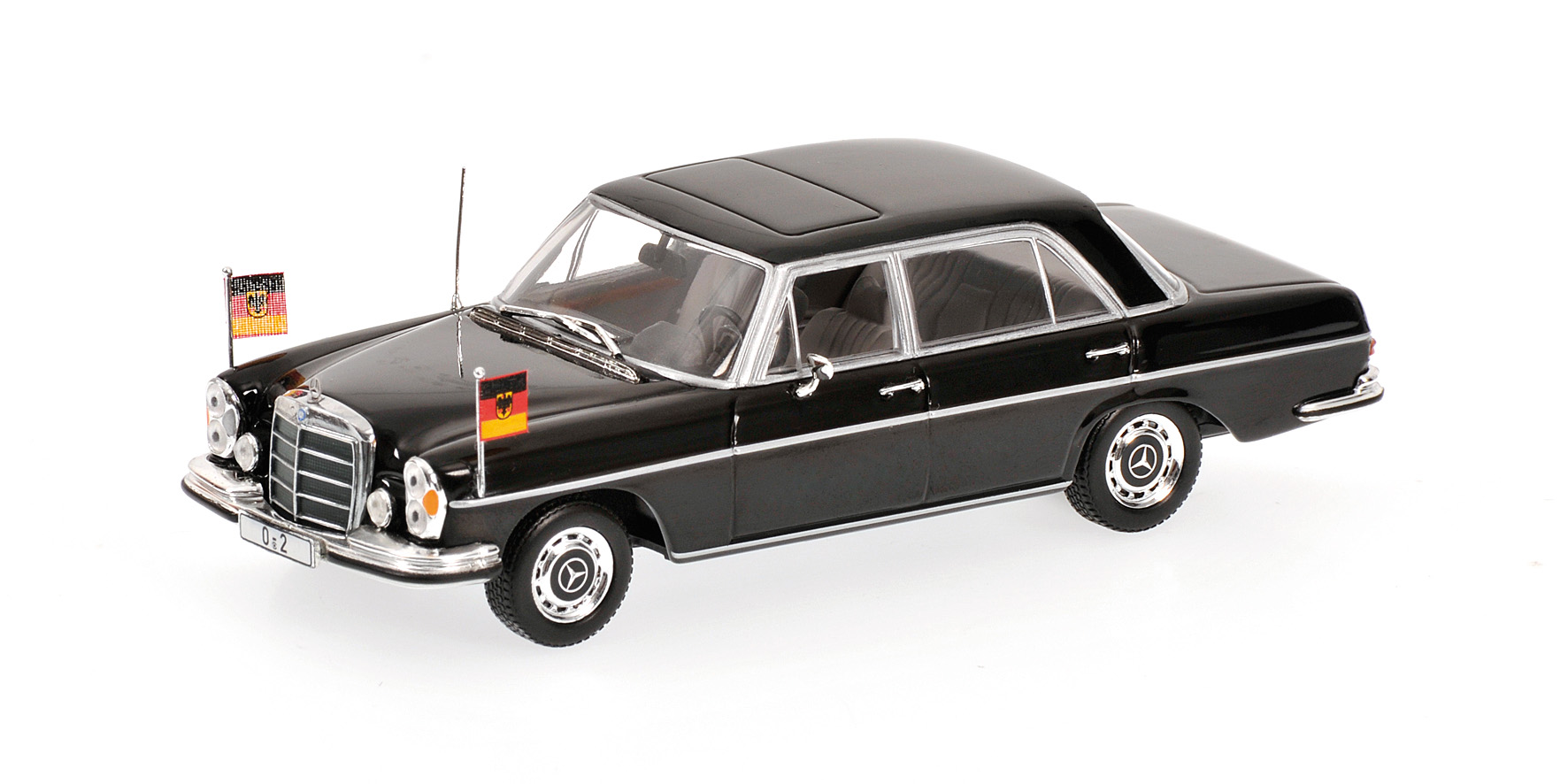 MERCEDES-BENZ 300 SEL 6.3 (W109) - 1970 - 'WILLY BRANDT' - WITH FIGURINE