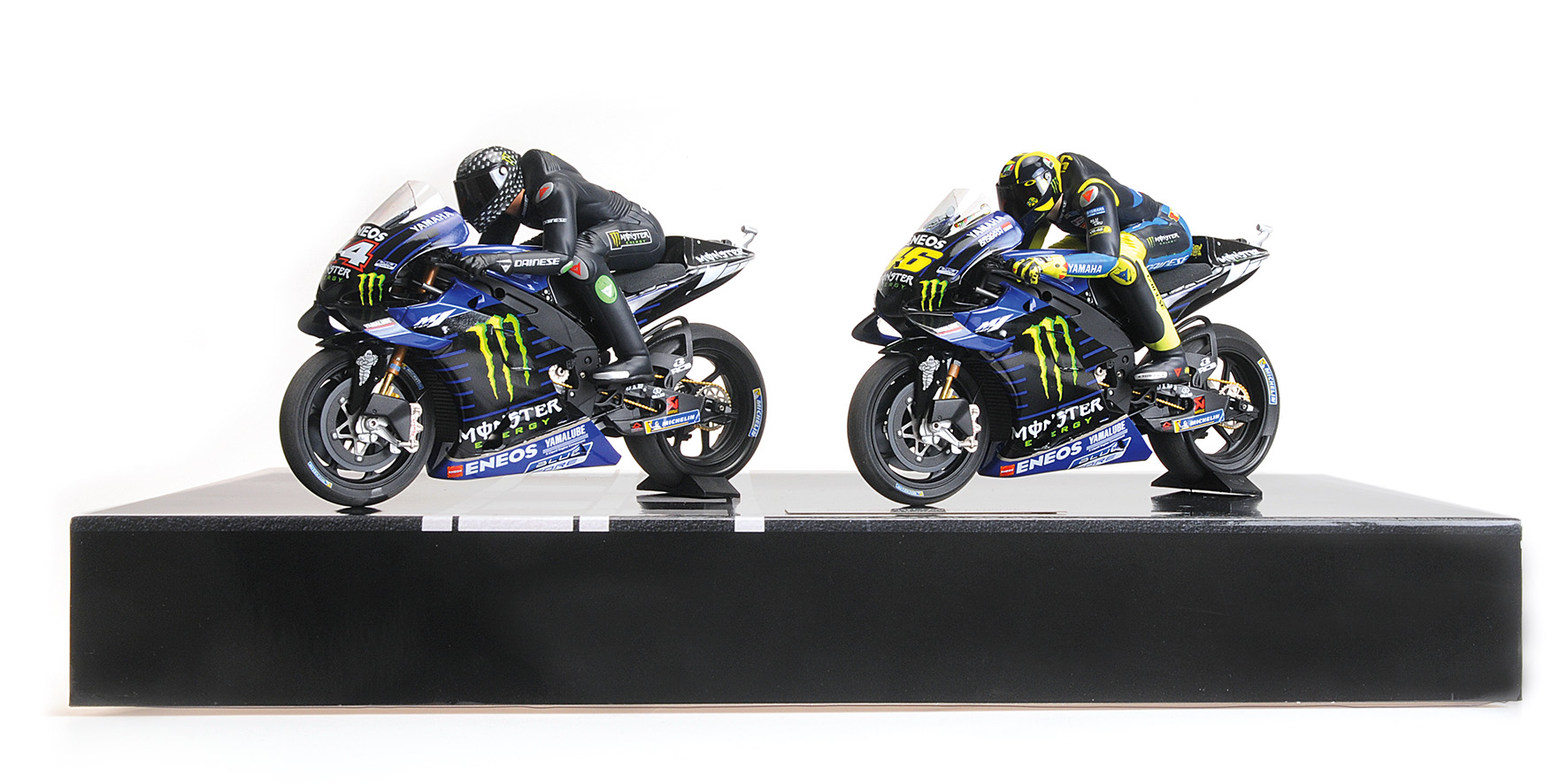 YAMAHA YZR-M1 - SET  2 BIKES + 2 FIGURINES - HAMILTON/ROSSI - TEST VALENCIA 2019