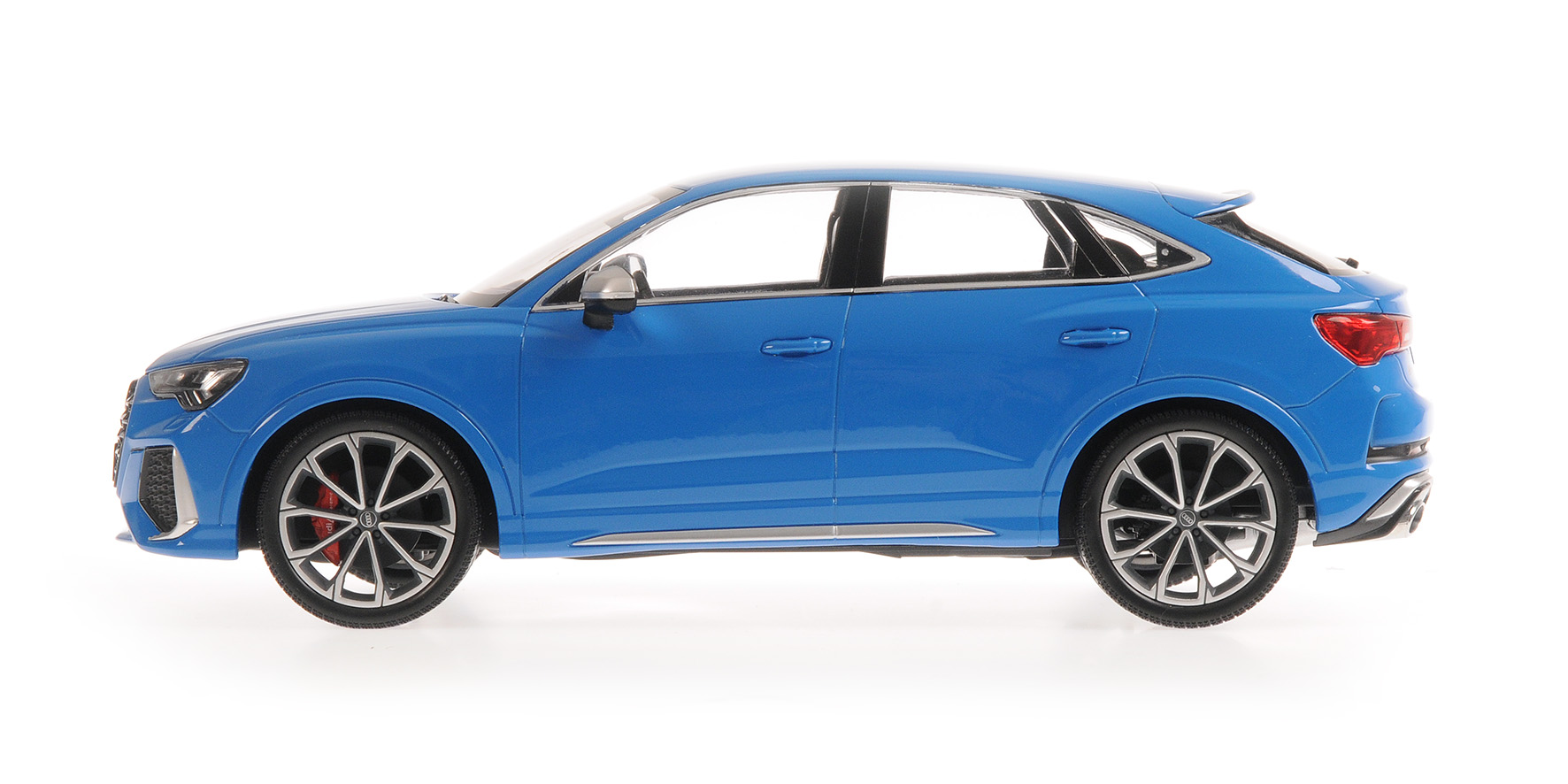 AUDI RSQ3 - 2019 - BLUE
