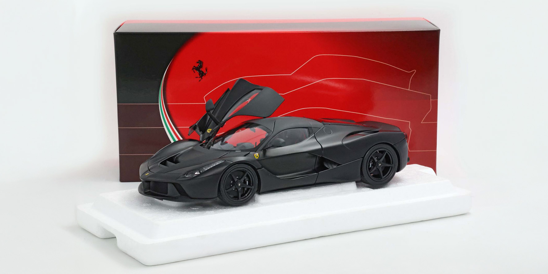 FERRARI LAFERRARI - MATT BLACK