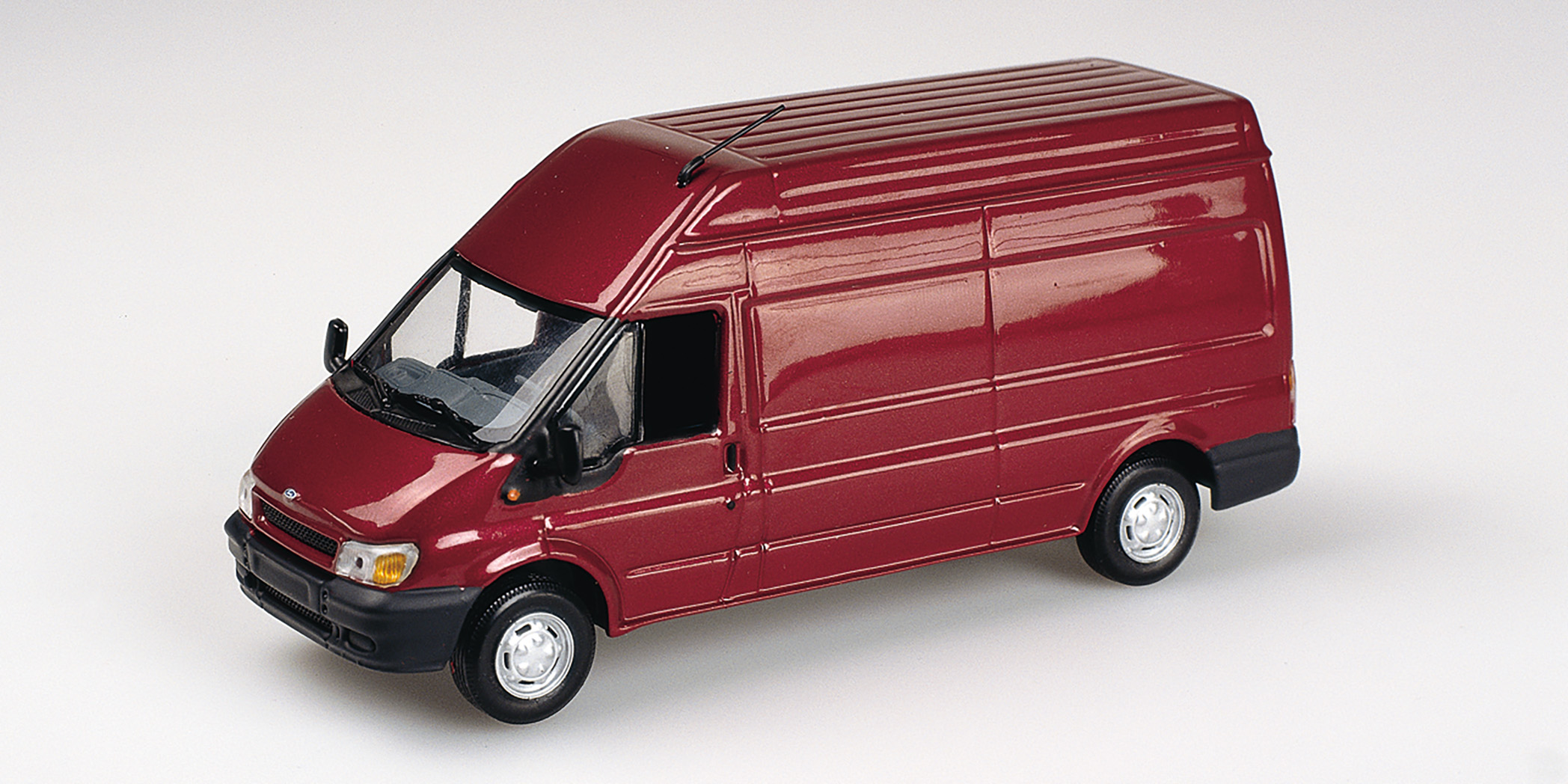 FORD TRANSIT HOCHDACH KASTENWAGEN - 2000 - RED METALLIC