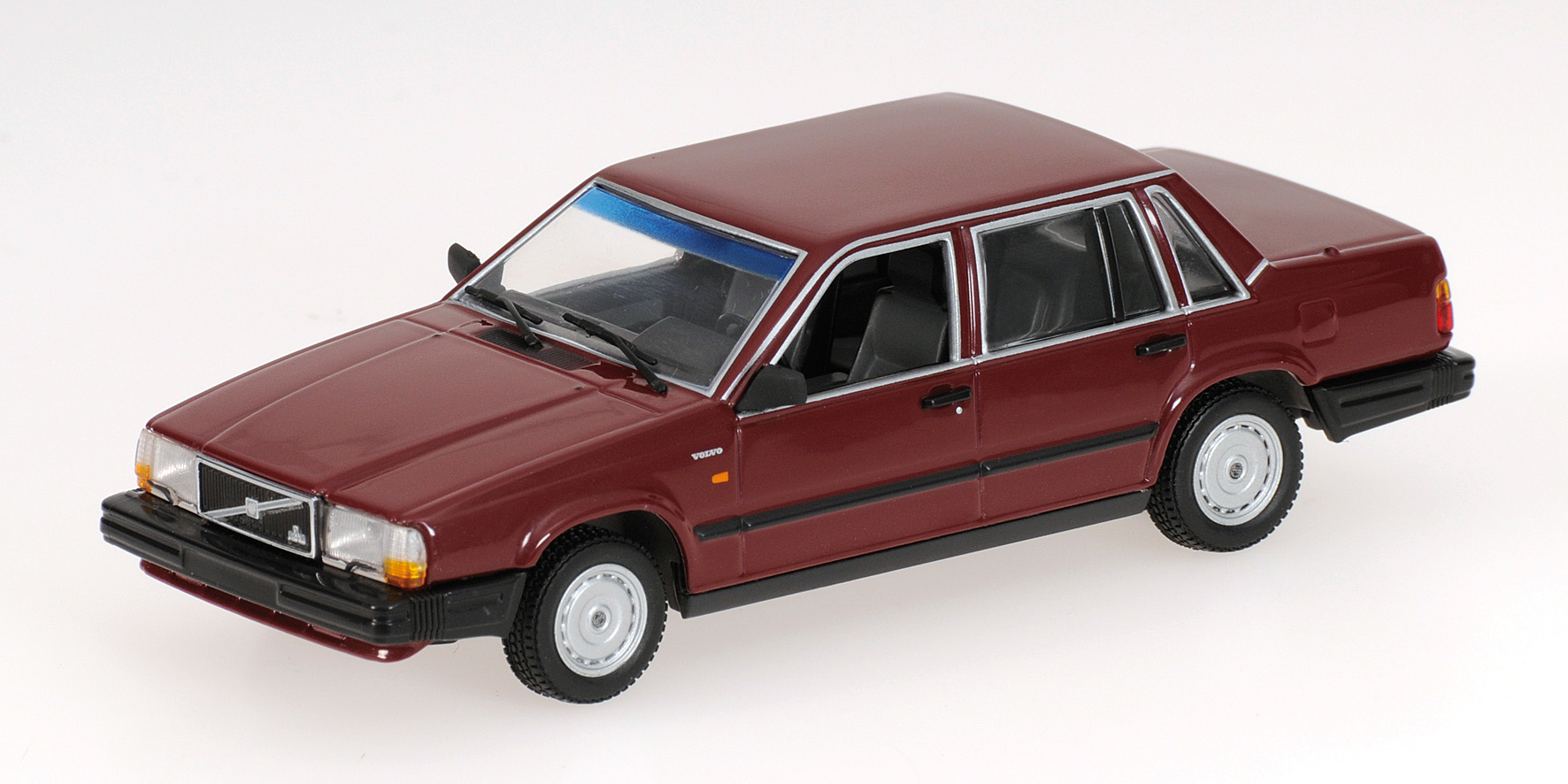 VOLVO 740 - 1986 - RED