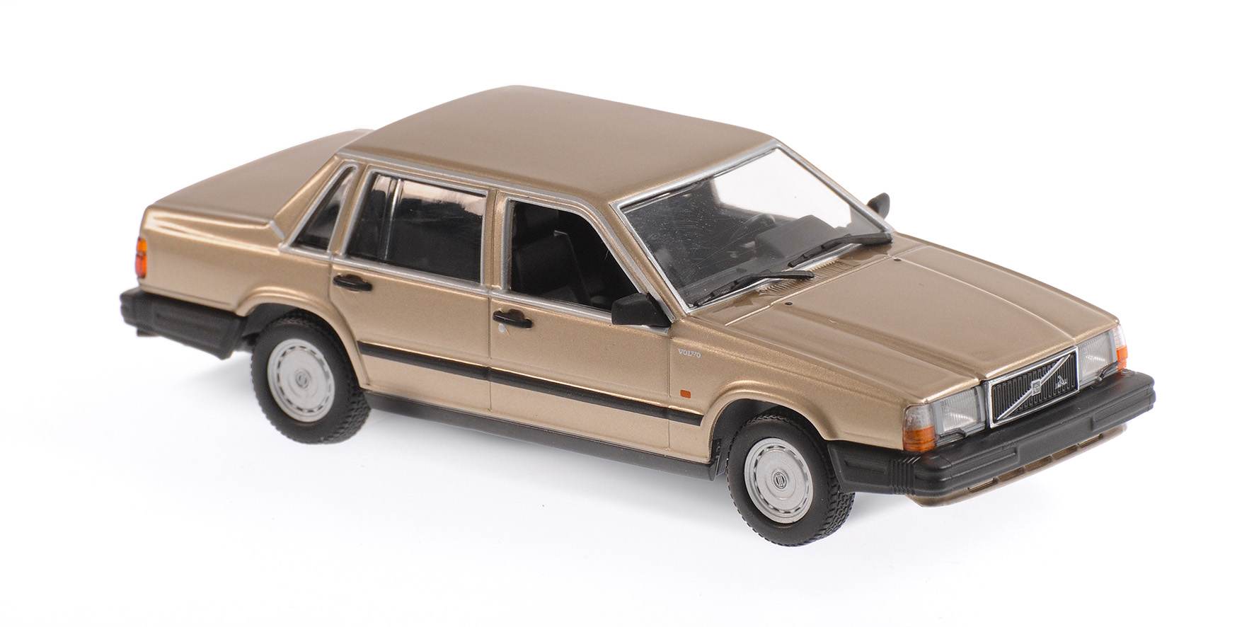 VOLVO 740 GL - 1986 - GOLD METALLIC