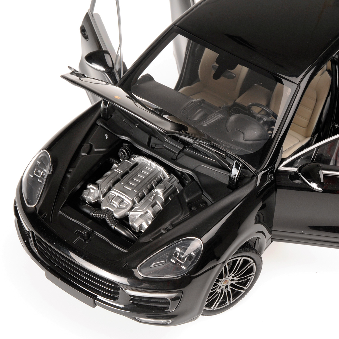 PORSCHE CAYENNE TURBO S - 2014 - BLACK METALLIC