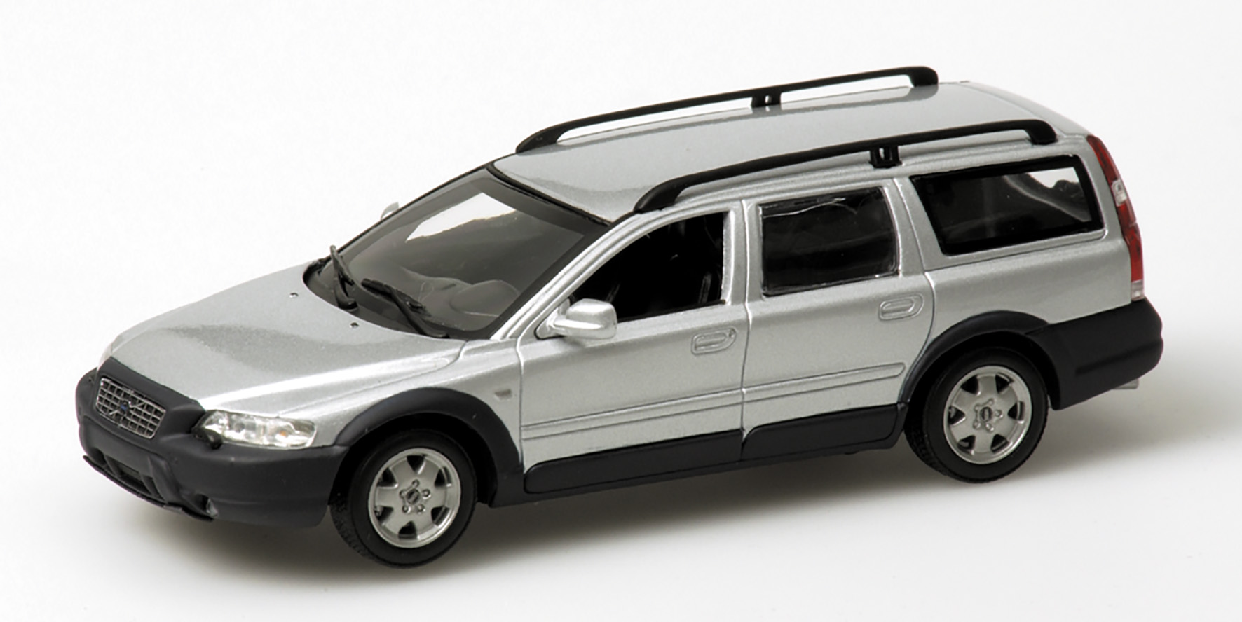 VOLVO V70 XC - 2000 - SILVER