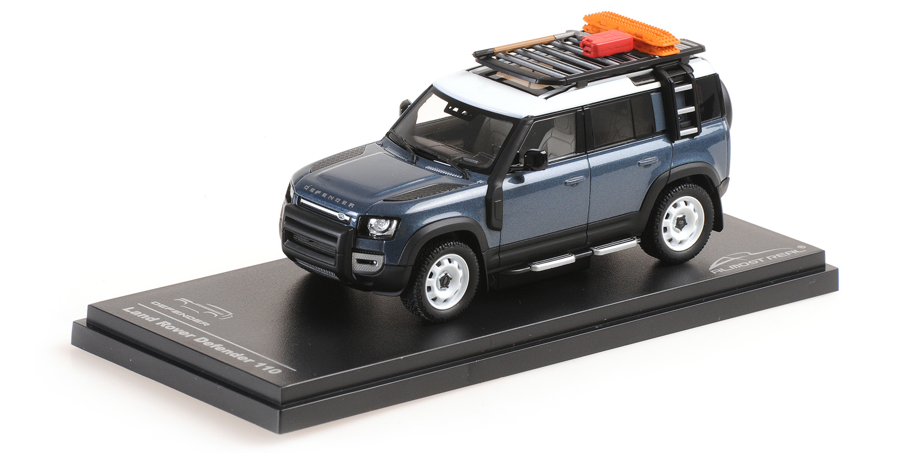 LAND ROVER DEFENDER 110 - 2020 - TASMAN BLUE