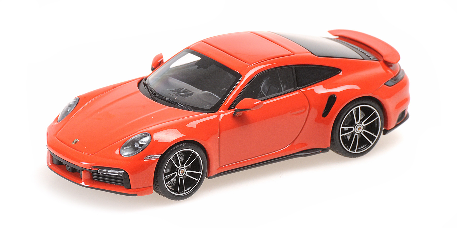 PORSCHE 911 (992) TURBO S - 2020 - ORANGE