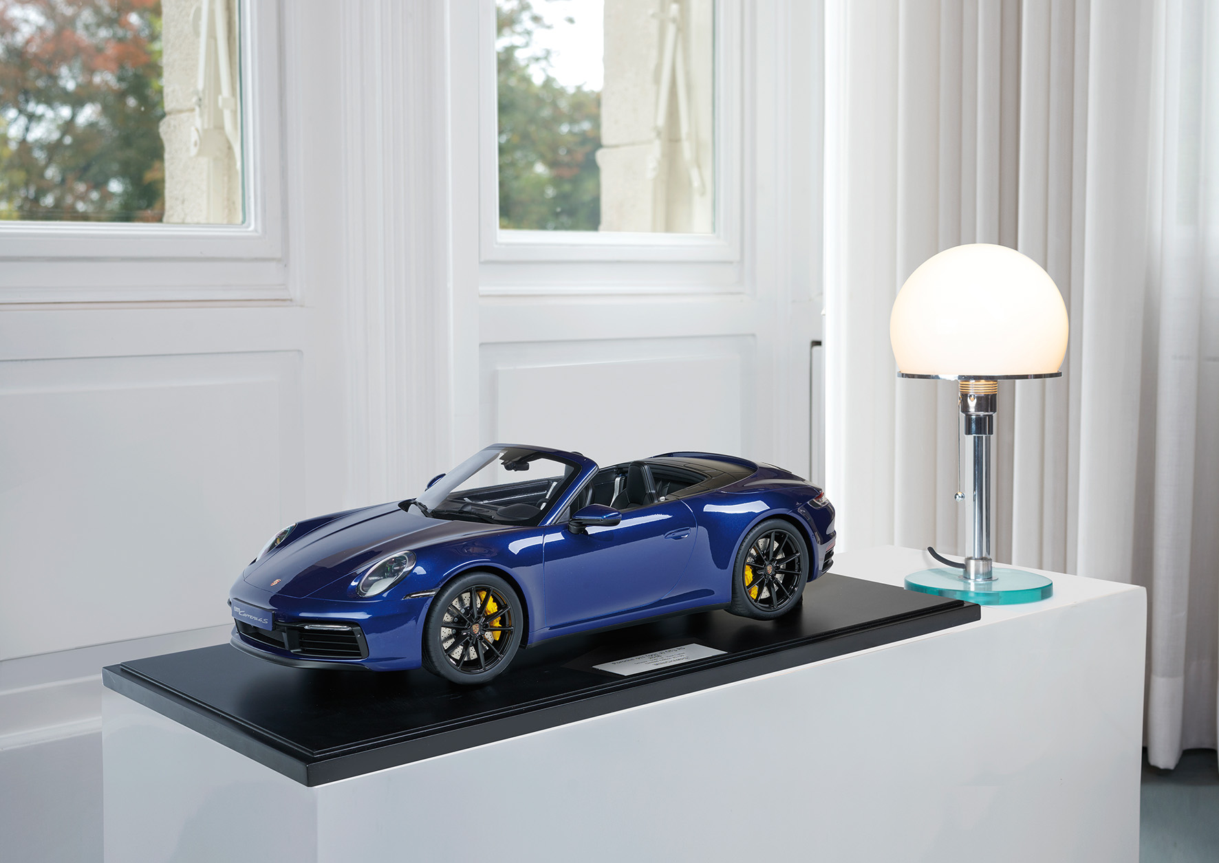 PORSCHE 911 (992) CARRERA 4S CABRIOLET - 2020 - ENZIAN BLUE METALLIC