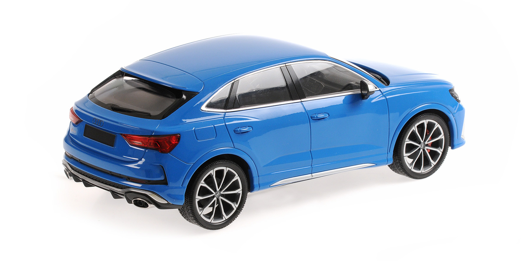 AUDI RSQ3 - 2019 - BLUE