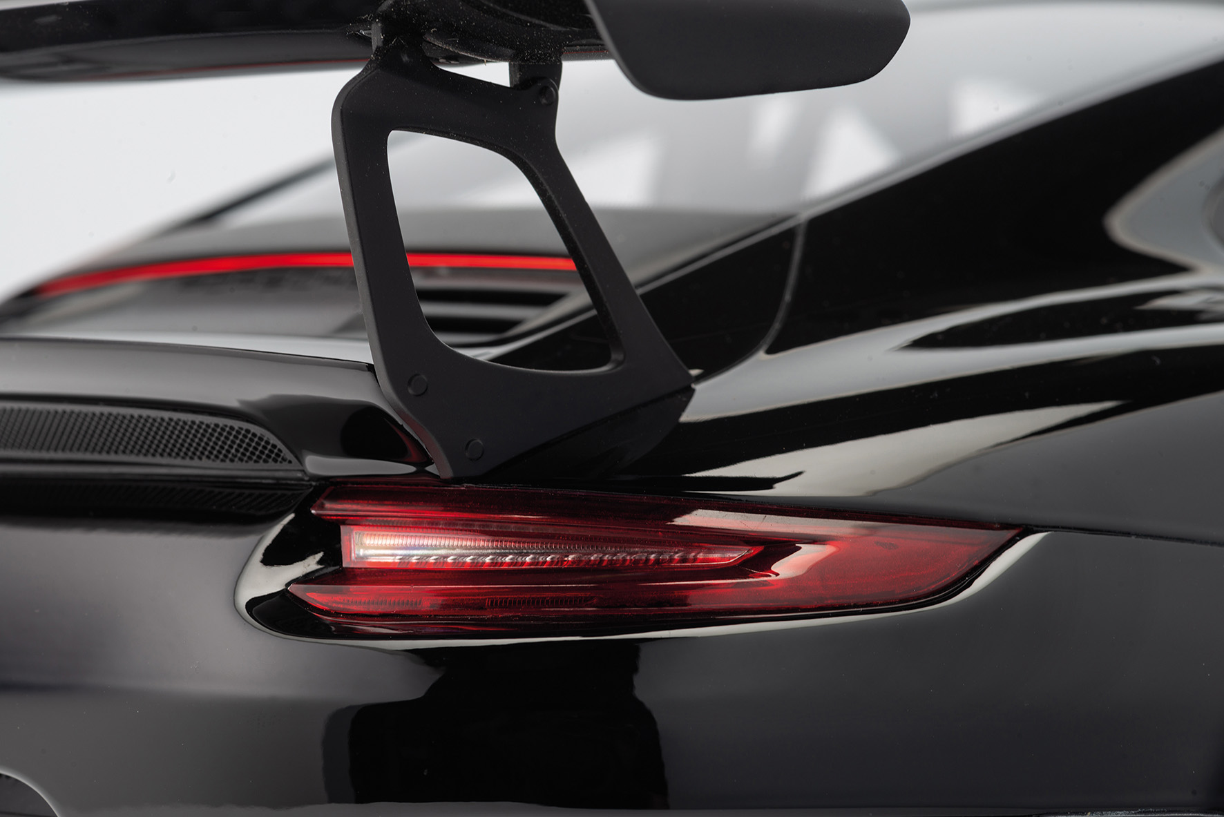 PORSCHE 911 (991.2) GT3RS - 2018 - SCHWARZ (99)