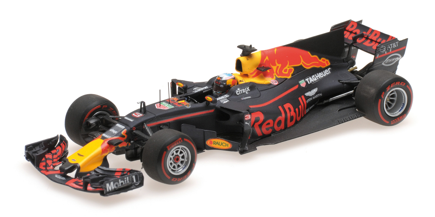 RED BULL RACING TAG-HEUER RB13 - DANIEL RICCIARDO - CHINESE GP 2017
