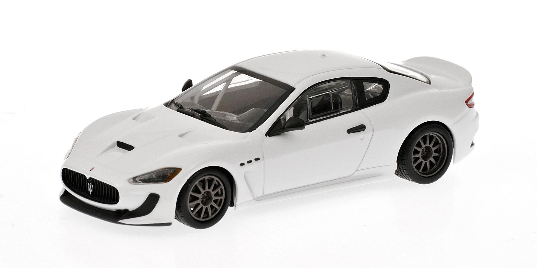MASERATI GRANTURISMO MC GT4 - 2010 - WHITE