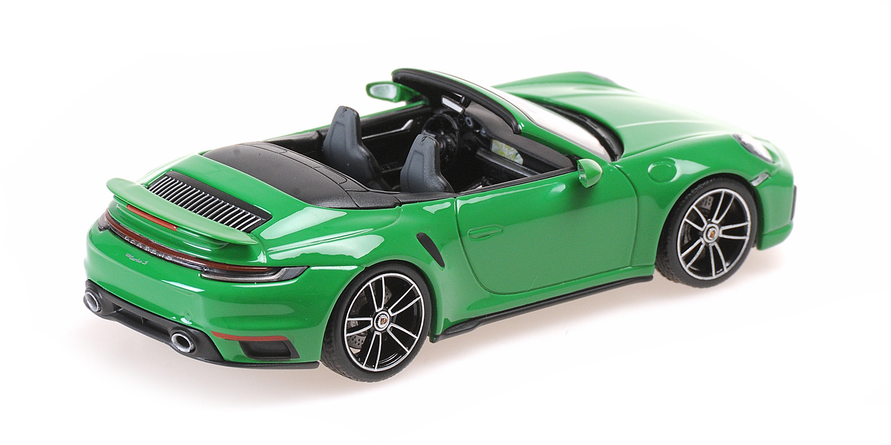 PORSCHE 911 (992) TURBO S CABRIOLET - 2019 - GREEN