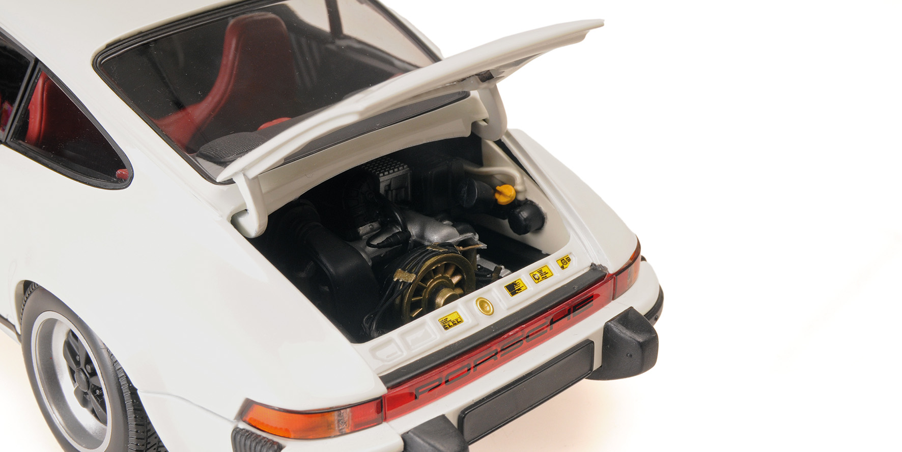 PORSCHE 911 CARRERA COUPE 3.2 - 1983 - WHITE