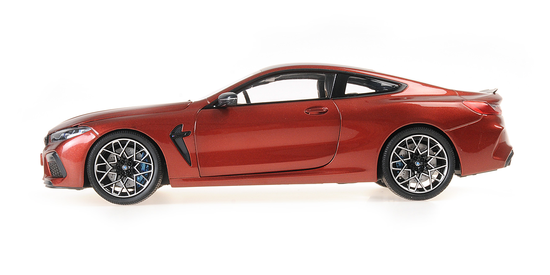 BMW M8 COUPE - RED METALLIC - 2020