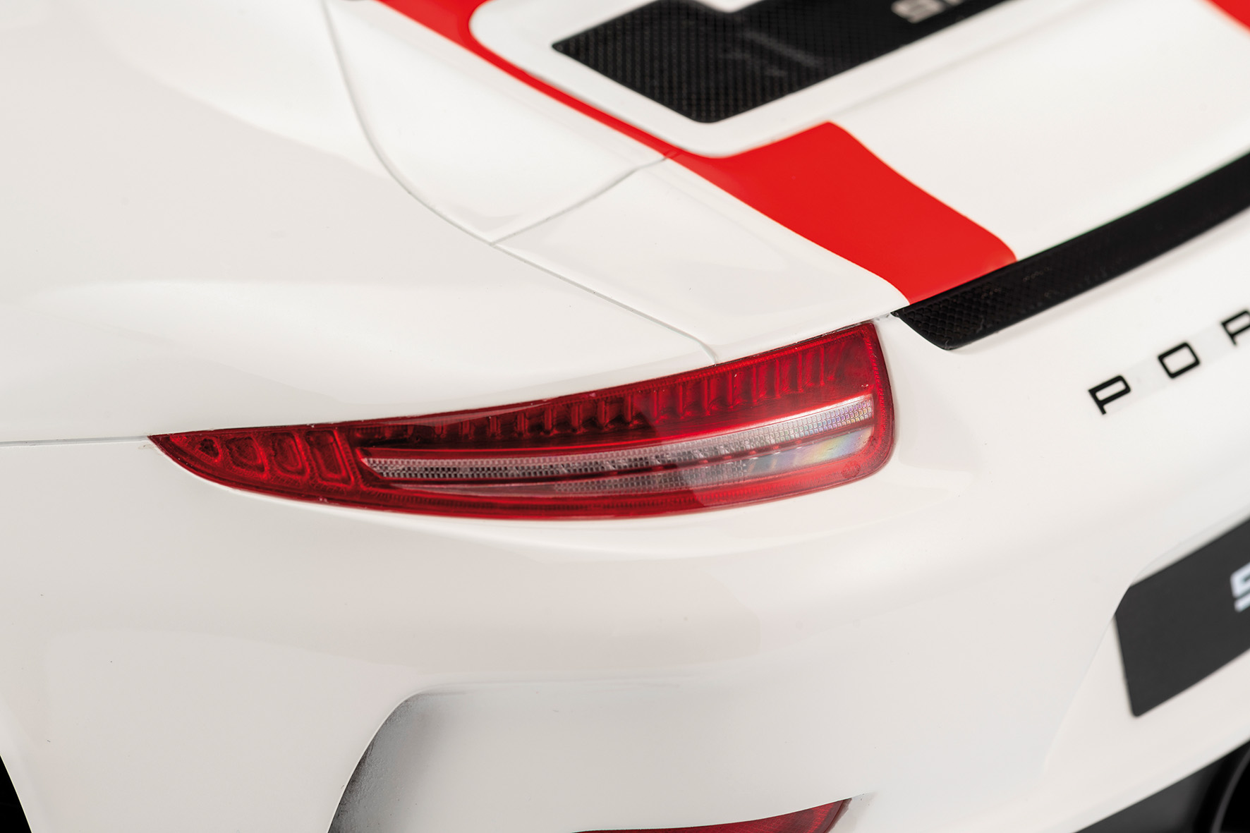 PORSCHE 911 (991.1) R - 2016 - WEISS ROTES DEKOR (191)