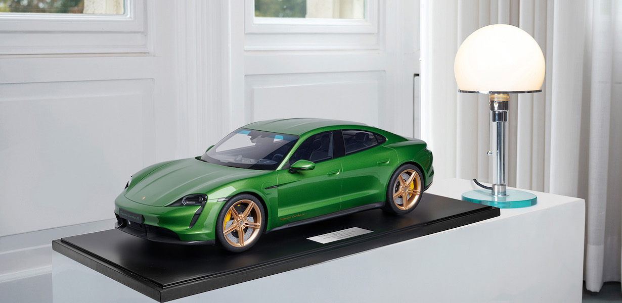PORSCHE TAYCAN TURBO S - 2020 - MAMBAGRÜNMETALLIC