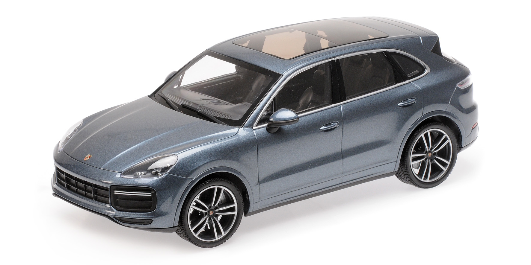 PORSCHE CAYENNE TURBO S - 2017 - BLUE METALLIC