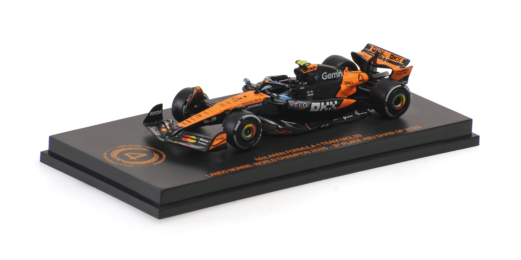MCLAREN FORMULA 1 TEAM MCL39 - LANDO NORRIS - WC - ABU DHABI GP 2025 W.STAN. FIGURINE.+ 2 PITBOARDS