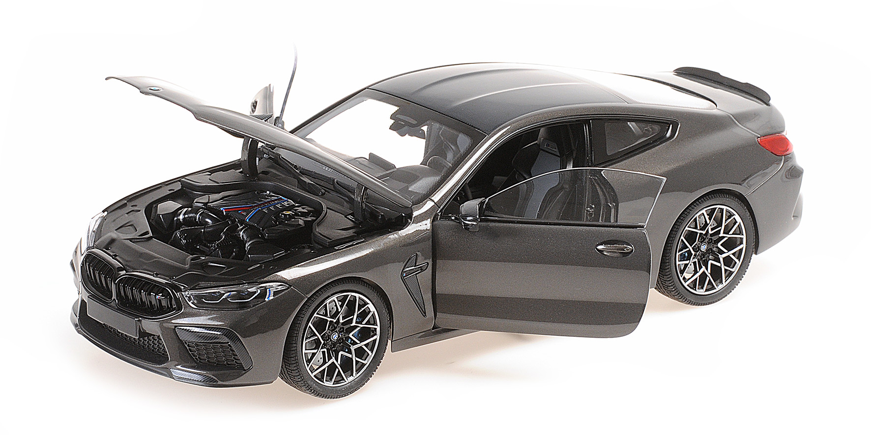BMW M8 COUPE - GREY METALLIC - 2020
