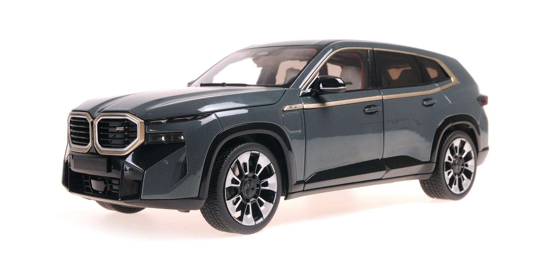 BMW XM - 2023 - GREEN METALLIC