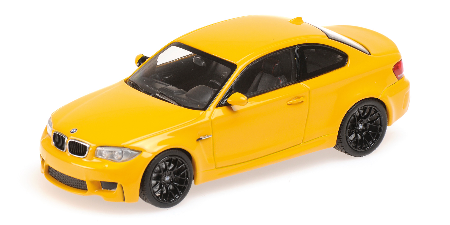 BMW 1ER COUPE - 2011 - YELLOW