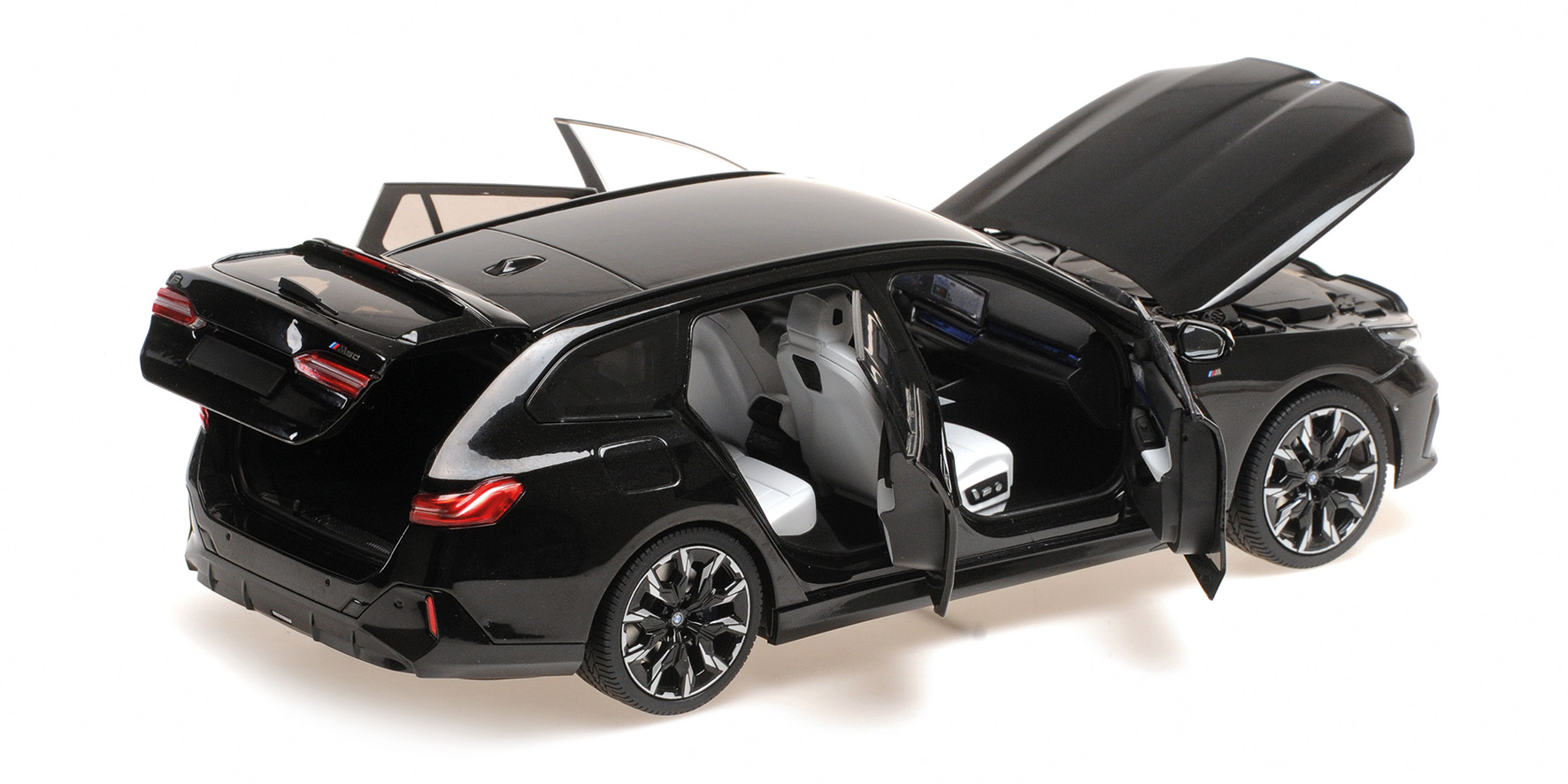BMW i5 M60 TOURING - 2024 - BLACK METALLIC