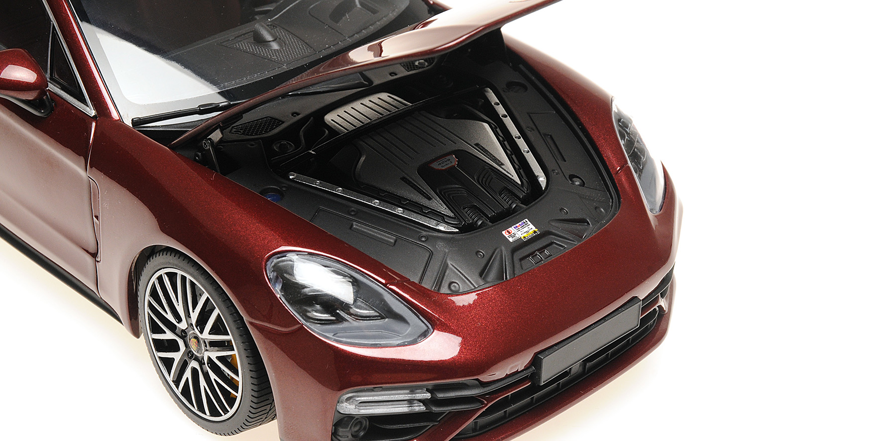 PORSCHE PANAMERA TURBO S - 2020 - RED METALLIC