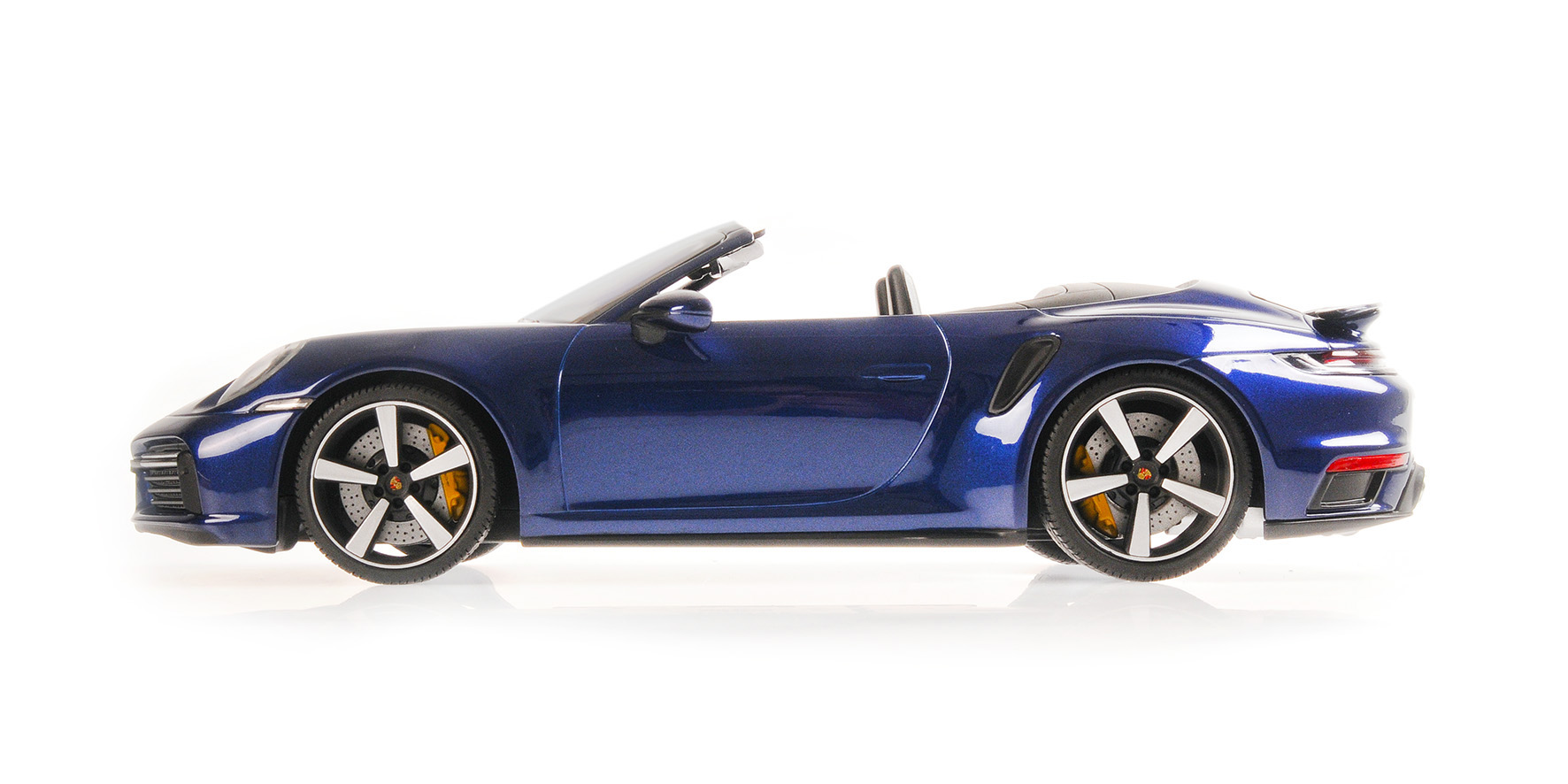PORSCHE 911 (992)  TURBO S CABRIOLET - 2020 - BLUE METALLIC