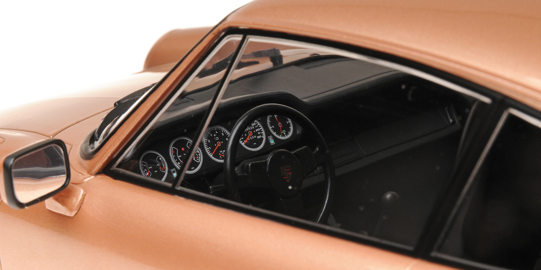 PORSCHE 911 TURBO - 1977 - PINK METALLIC