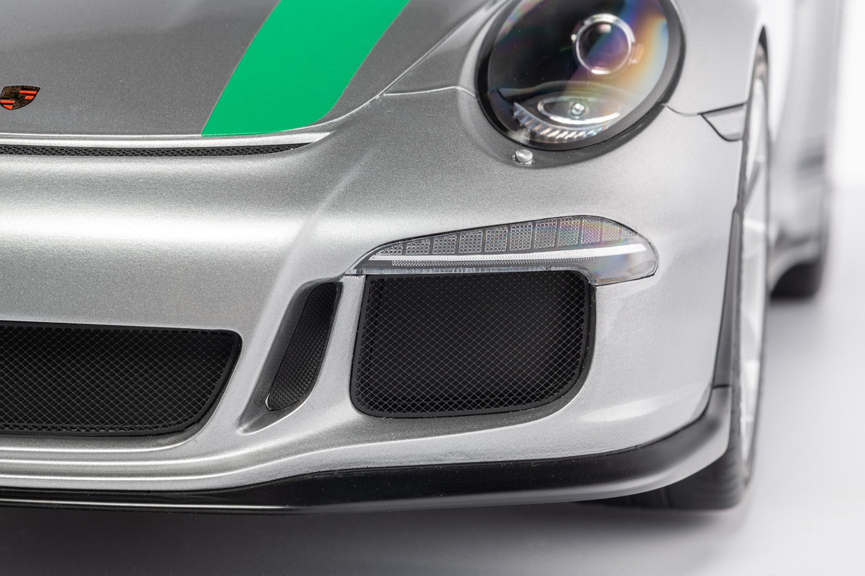 PORSCHE 911 (991.1) R - 2016 - SILBER GRÜNES DEKOR (99)