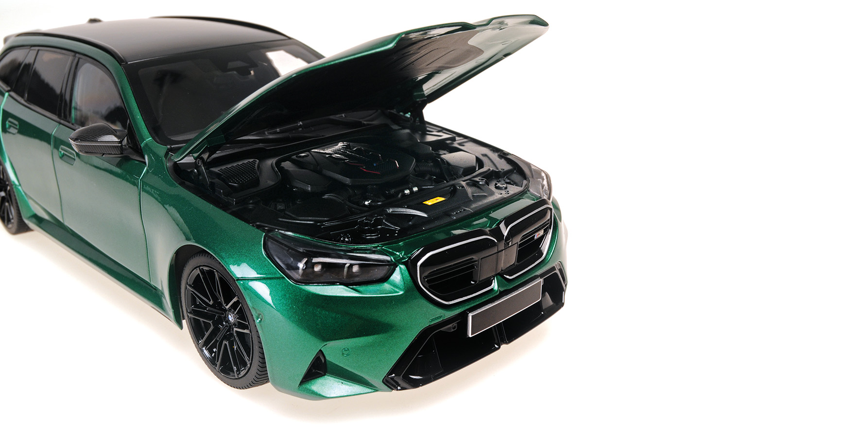 BMW M5 TOURING - 2024 - GREEN METALLIC