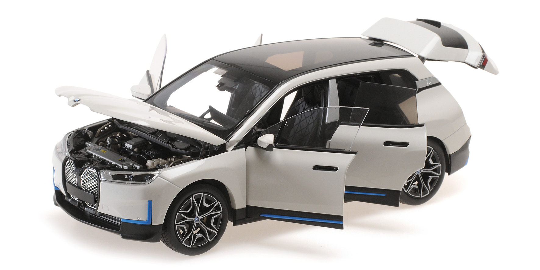 BMW iX - 2022 - WHITE METALLIC