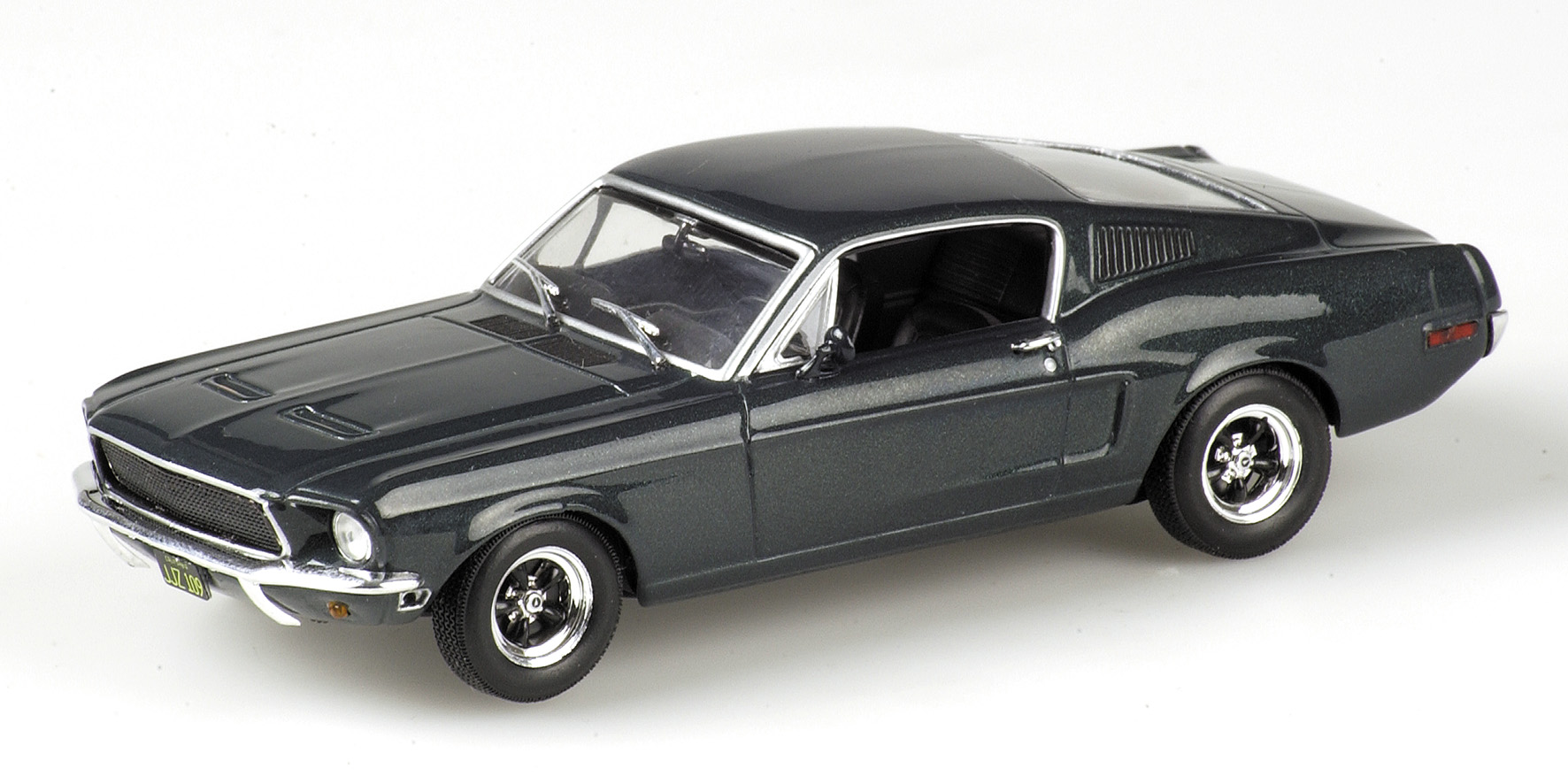 FORD MUSTANG FASTBACK - 1968 - 'BULLIT' - NEW HIGH CLEAR COVER BOX