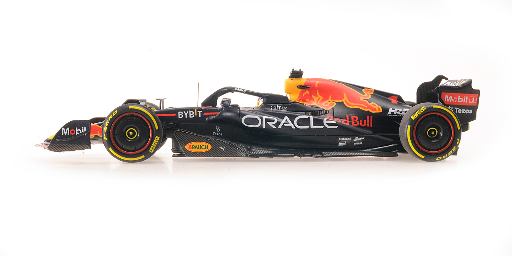 ORACLE RED BULL RACING RB18 - MAX VERSTAPPEN - WINNER MIAMI GP 2022
