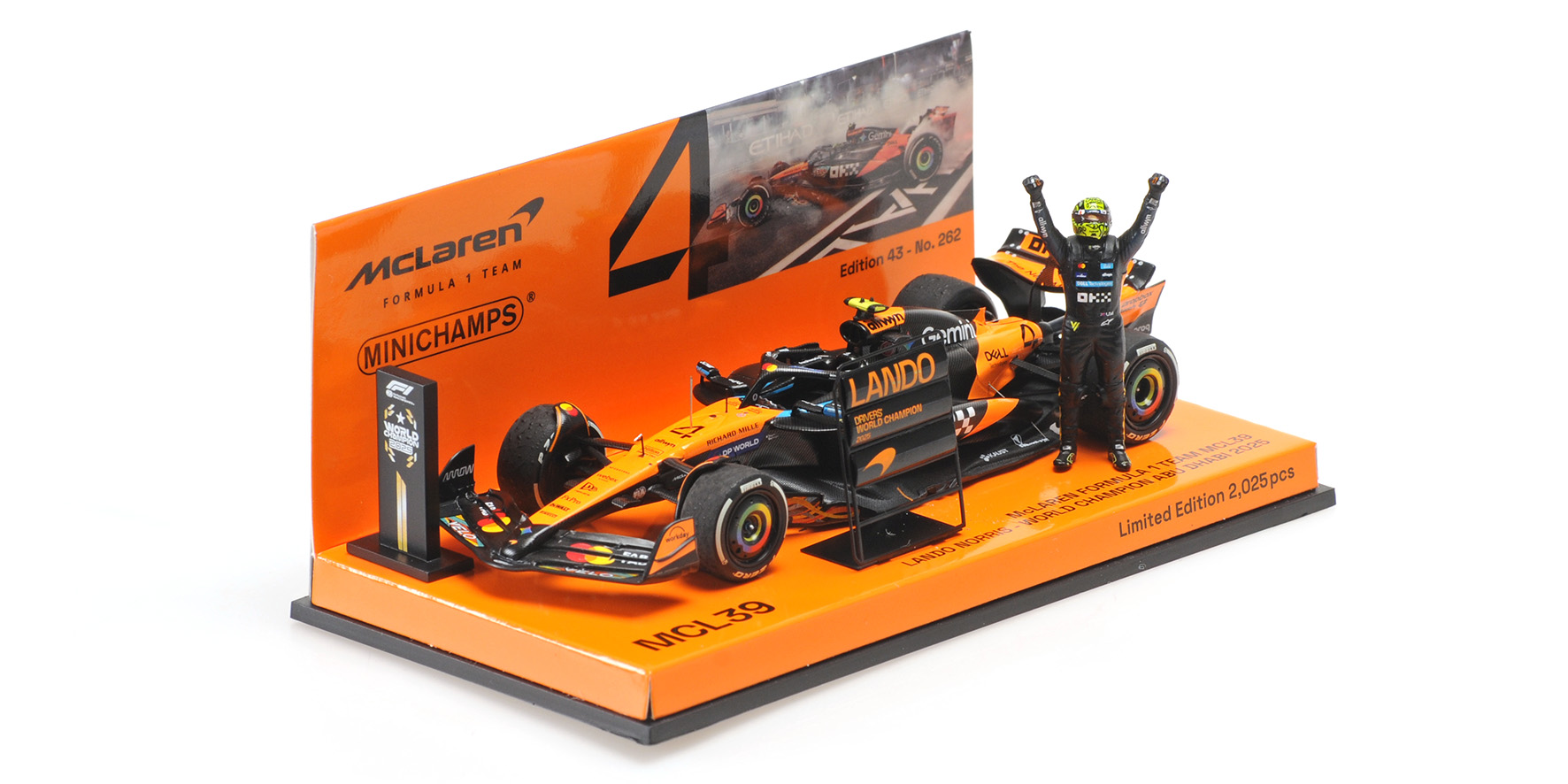 MCLAREN FORMULA 1 TEAM MCL39 - L. NORRIS - WC - ABU DHABI GP 2025 W.STAN. FIGURINE.+ 2 PITBOARDS